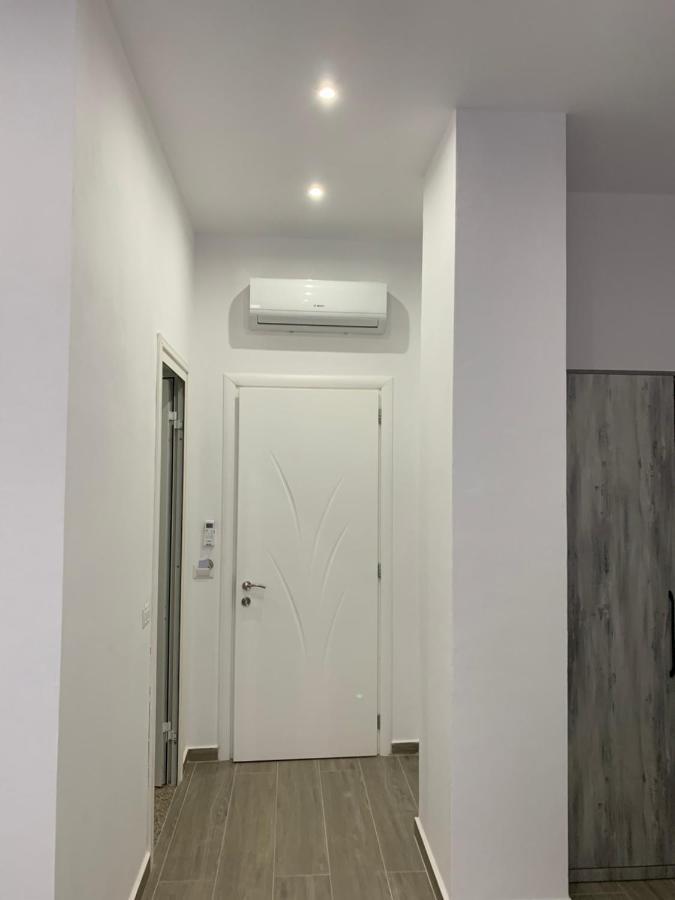 Hotel Restaurant Deso Shijak Exterior foto